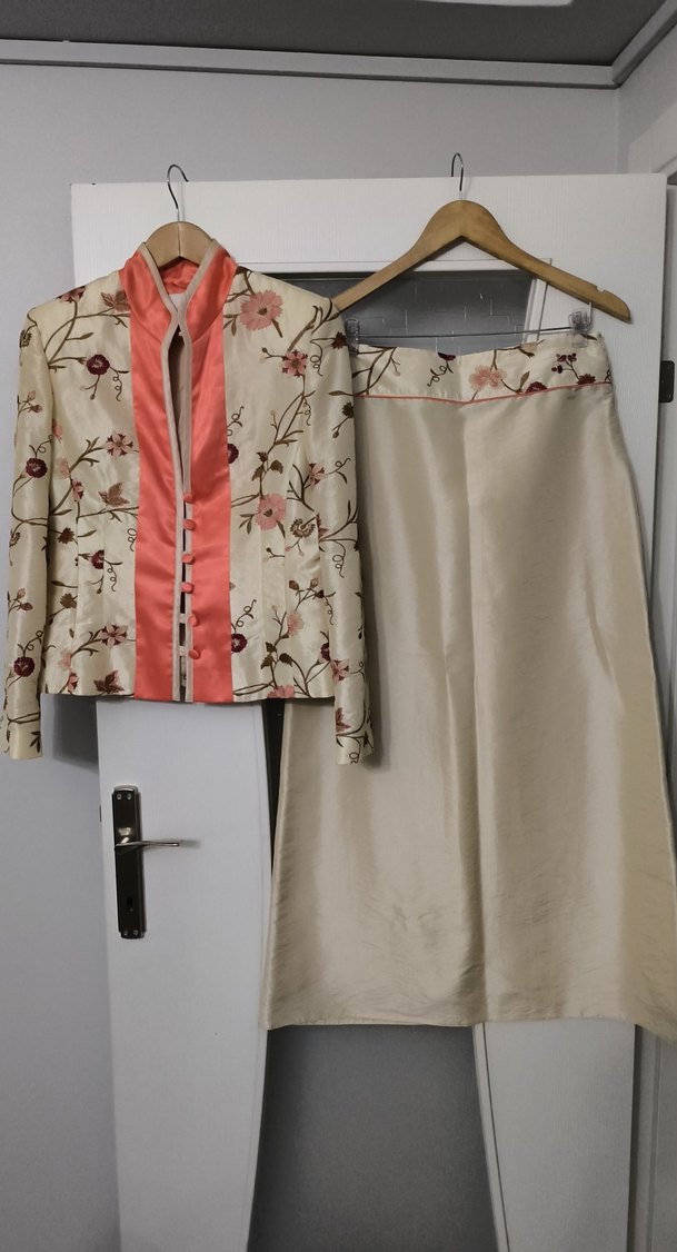 Bej Nakışlı Düğmeli Kadın Ofis Takımı - Görsel 2