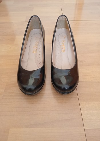 37 Beden Siyah Rugan Dolgu Topuklu Kadın Stiletto