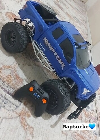 Ford Raptor uzaktan kumandalı araba