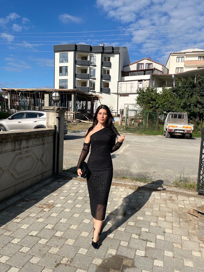 2 kere giydim güzel bir elbise - Görsel 3