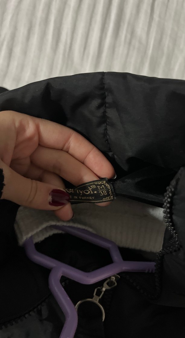 Siyah Fermuarlı Kadın Kışlık Mont - Görsel 3