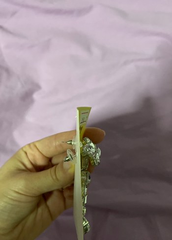 Altın Renkli Mini Payetli Küpe - Görsel 4