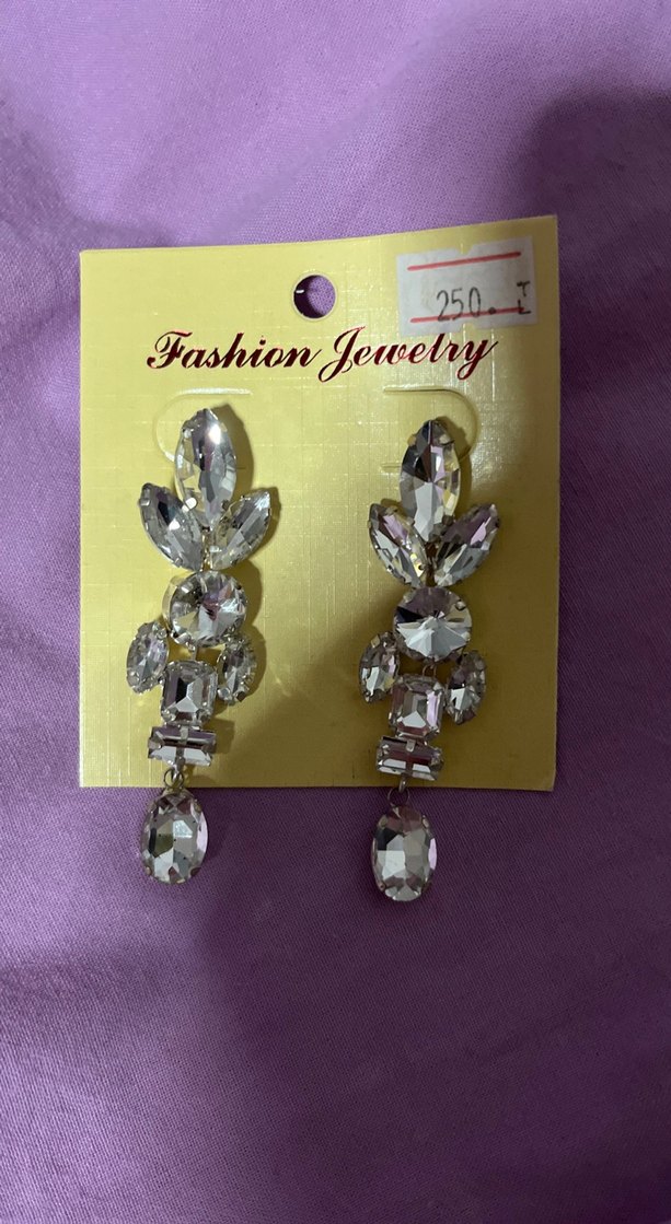 Altın Renkli Mini Payetli Küpe - Görsel 2