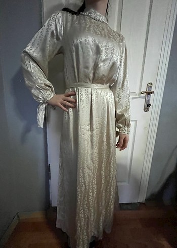 Bej Uzun Kollu Vintage Kadın Abiye Elbise - Görsel 3