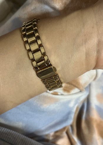 Altın Renkli Kadın Klasik Bileklik Saat - Görsel 3