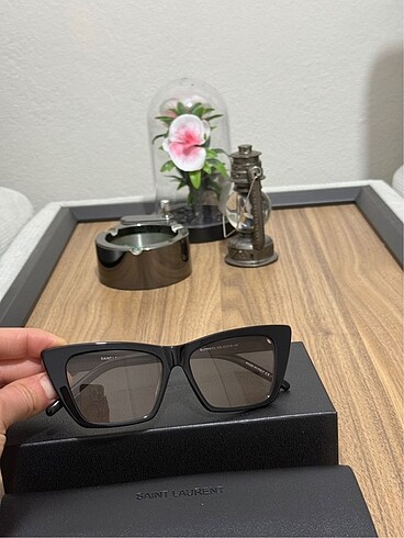 Beden ten rengi Renk Saint laurent