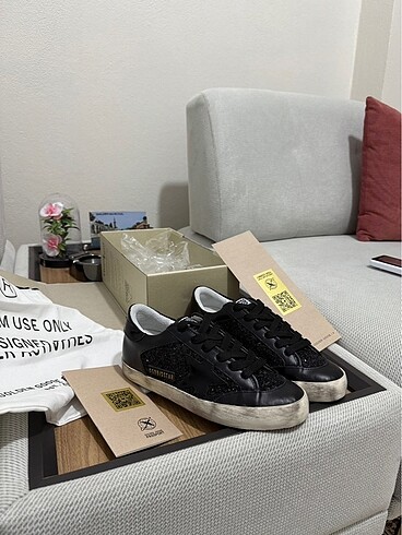 Golden Goose Deluxe Golden goose deluxe