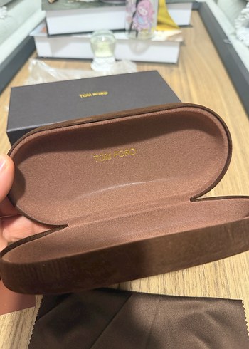 Tom Ford optik çerçeve Kahverengi Kemer Detaylı Kadın Gözlüğü - Görsel 10