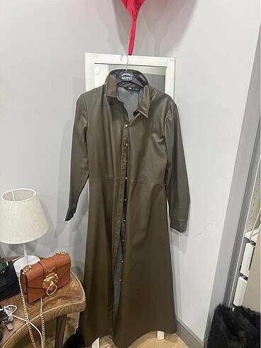 Zara çok az giyilmiş deri haki elbise