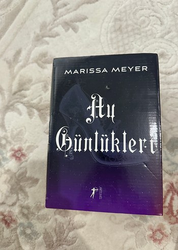 Beden Renk Ay Günlükleri Fantastik Kitap Seti