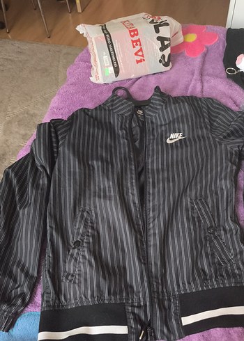 Nike Siyah Çizgili Kadın Ceket orijinal