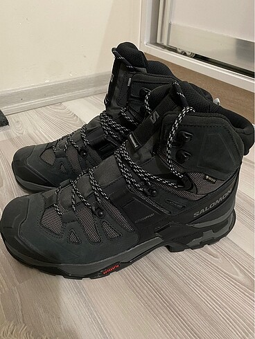 Salomon Quest 4