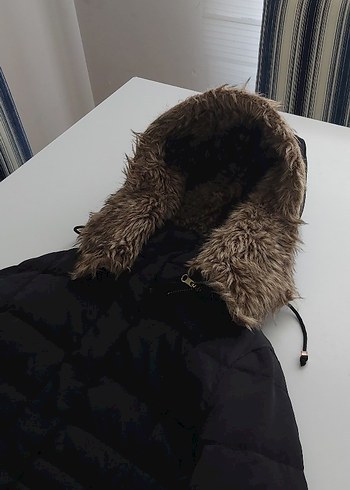 Kürk Detaylı Siyah Kadın Kışlık Mont - Görsel 4