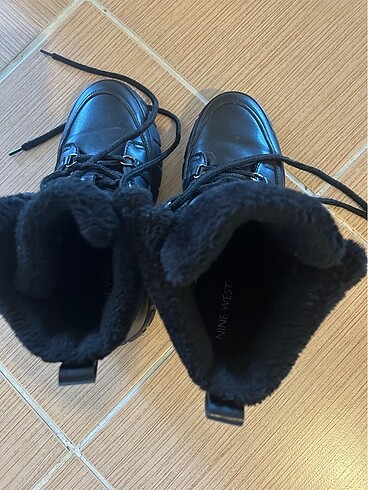 36 Beden Nine west bot