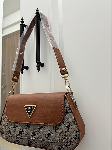 Diğer Guess çanta