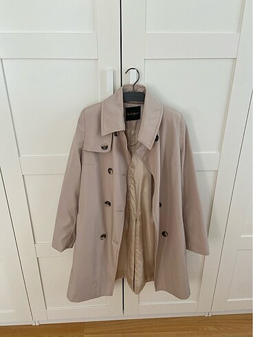 Su geçirmez trenchcoat