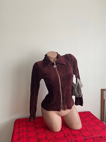 American Vintage Bele oturan kadife ceket