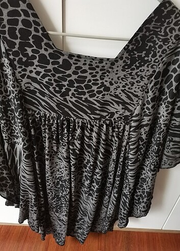 48 Beden siyah Renk WHIP DESIGN Yakası pullu bluz