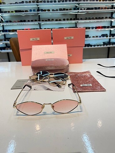 Miu Miu Miu Miu Gozluk