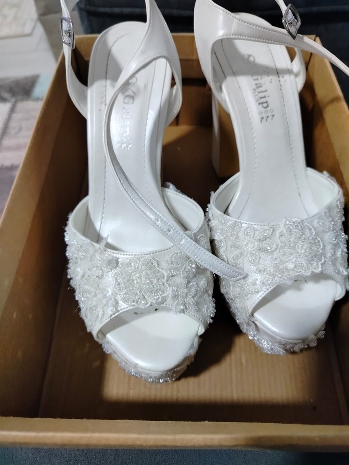 Dantel İşlemeli Beyaz Dolgu Topuklu Gelin Ayakkabısı - Görsel 4