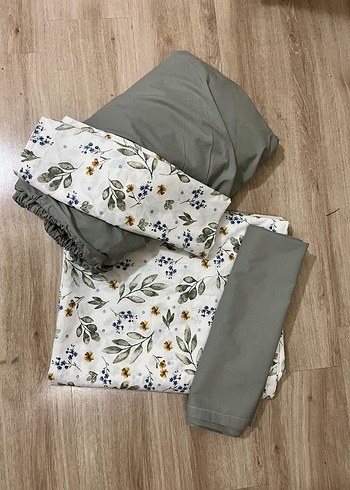 Gri Yaprak Desenli Nevresim ve Çarşaf Seti - Görsel 2