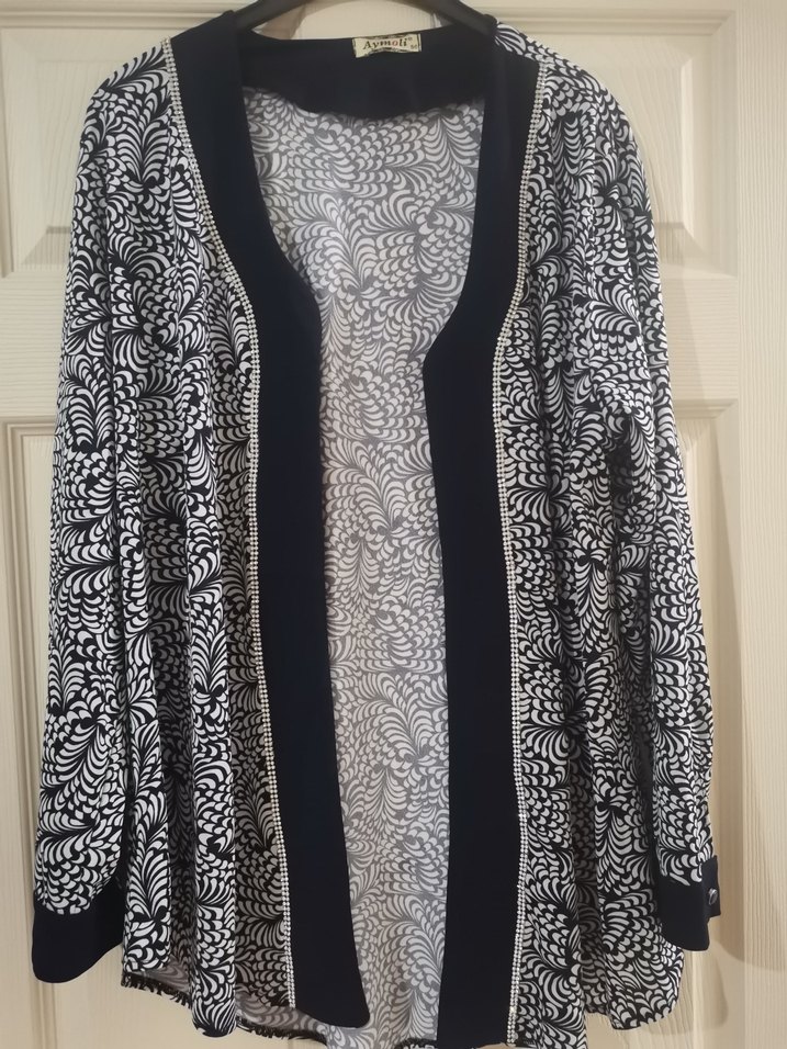 Avant-Garde Siyah ve Gri Kadın Şal - Görsel 2