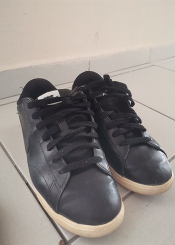 Siyah Bağcıklı Kadın Spor Ayakkabı