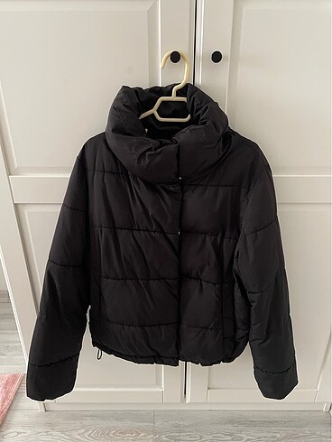 stradivarius mont