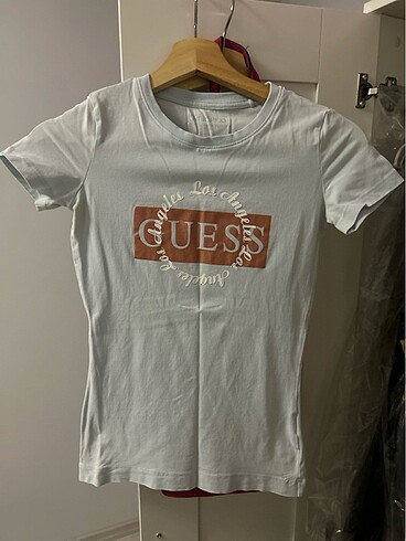 xs Beden Guess tişört