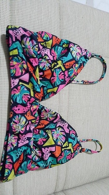 Bikini üstü 
