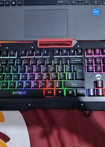 Çok Renkli RGB Işıklı Mekanik Klavye - Görsel 3
