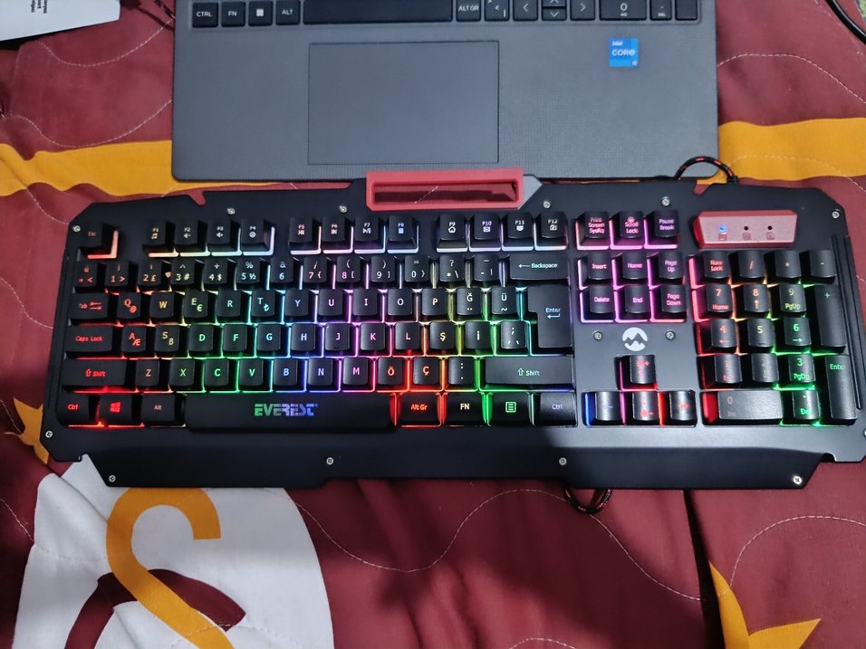Çok Renkli RGB Işıklı Mekanik Klavye - Görsel 3