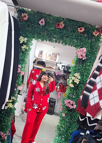 Çiçek Desenli Kırmızı Kadın triko Takım - Görsel 2