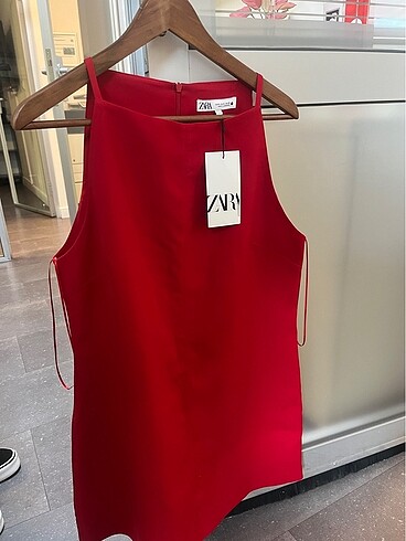 Zara Zara etiketli kırmızı elbise