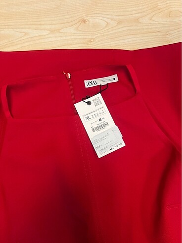 xl Beden kırmızı Renk Zara etiketli kırmızı elbise