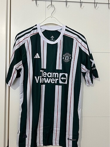 Adidas MANCHESTER UNİTED FORMA M BEDEN