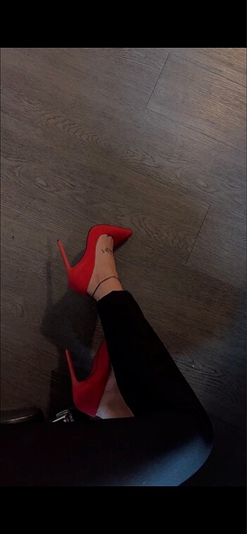 Kırmızı Süet Stiletto