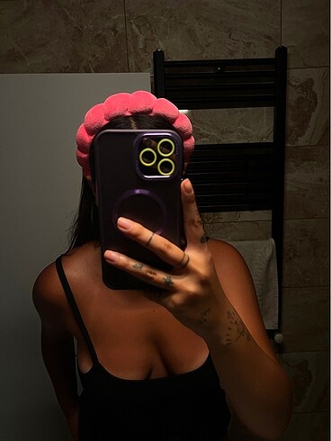 Pembe neon taç