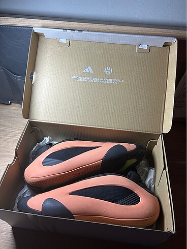 Adidas Harden Volume 8