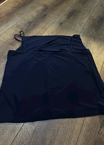 Degaje yaka askılı lacivert bluz - Görsel 3