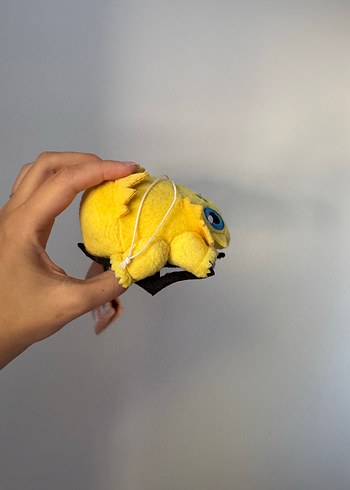 Diğer Pokemon Joltik