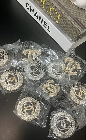 Chanel broş gümüş/gold