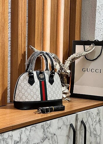 Gucci kol çantası 