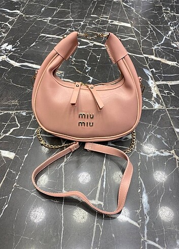 Miu miu çanta 