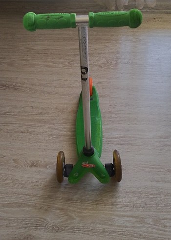 Renkli Yeşil Çocuk Scooter'ı - Görsel 2