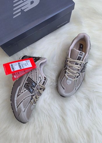 New Balance Bej Kadın Spor Ayakkabı - Görsel 3