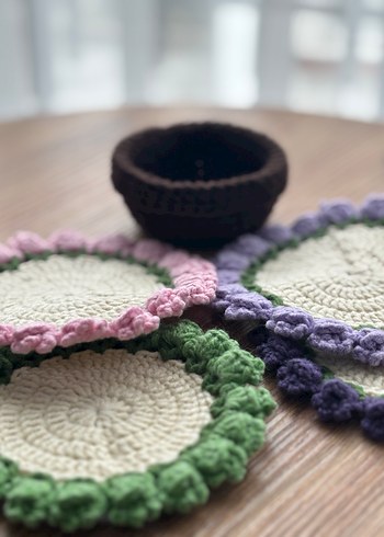 El Yapımı Örgü Çiçekli Bardak Altlığı ve Saksısı - Görsel 4