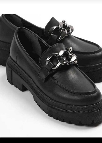 Zincir Detaylı Siyah Platform Topuklu Loafer