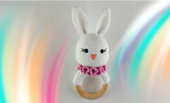 amigurumi diş kaşıyıcılı çıngırak 