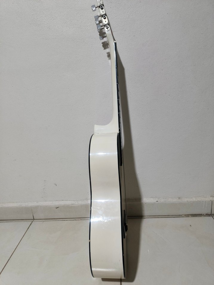 Beyaz Klasik Gitar - Görsel 4